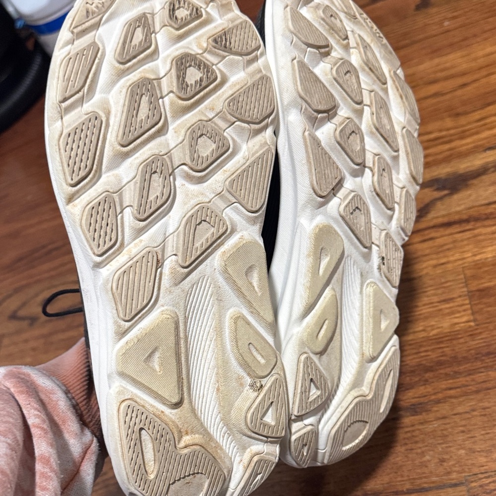 Hoka Clifton 9 Women’s 8 Black/Rose Gold - Picture 6 of 8